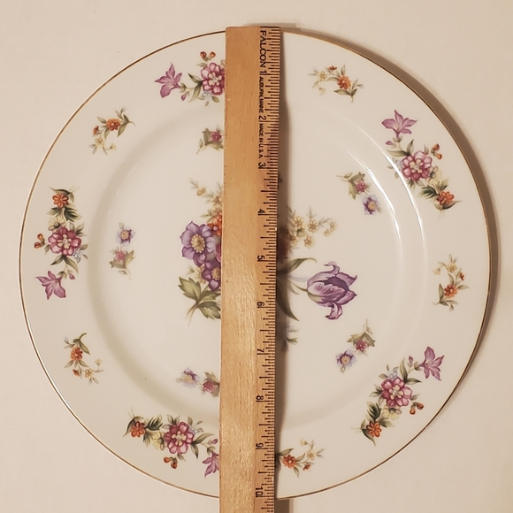 Harmony House Dresdania Plates - Picture 13 of 16